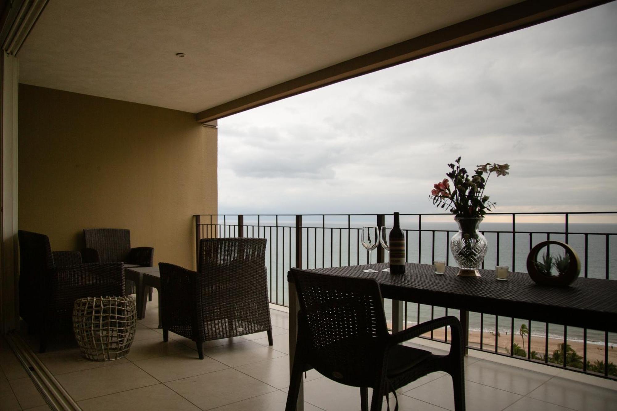 Gorgeous 15 Floor Grand Venetian Apartment Puerto Vallarta Luaran gambar